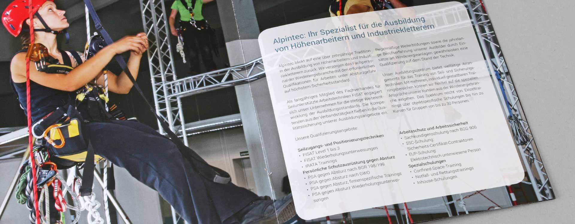 Innenseite der Imagebroschüre für Alpintec, Ausbildung von Industriekletterern in Berlin; Design: Kattrin Richter | Büro für Grafikdesign